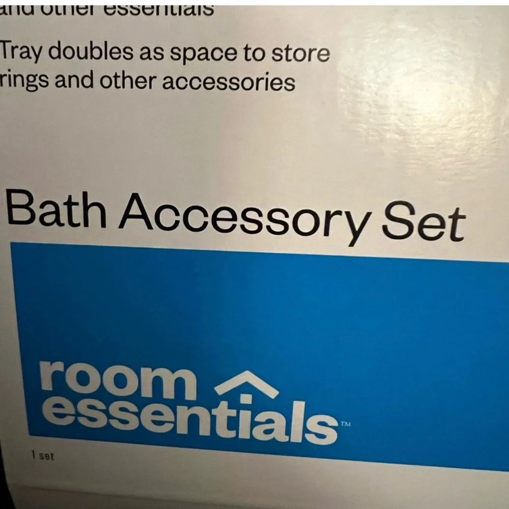 Room Essentials Silver Bath Accessory Set - Picture 4 of 8